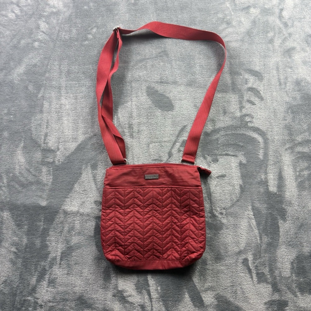 Baggallini  Small Crossbody Bag Red/ Maroon Chevron Quilt Pattern Purse